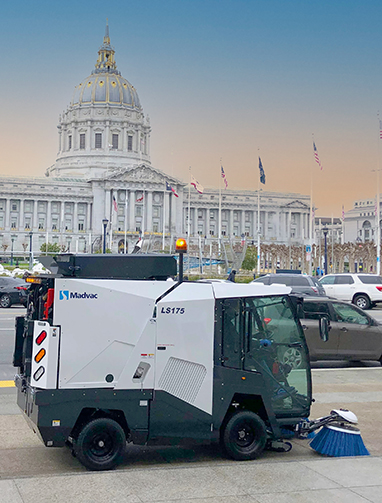 旧金山国会大厦前面有LS175清扫车